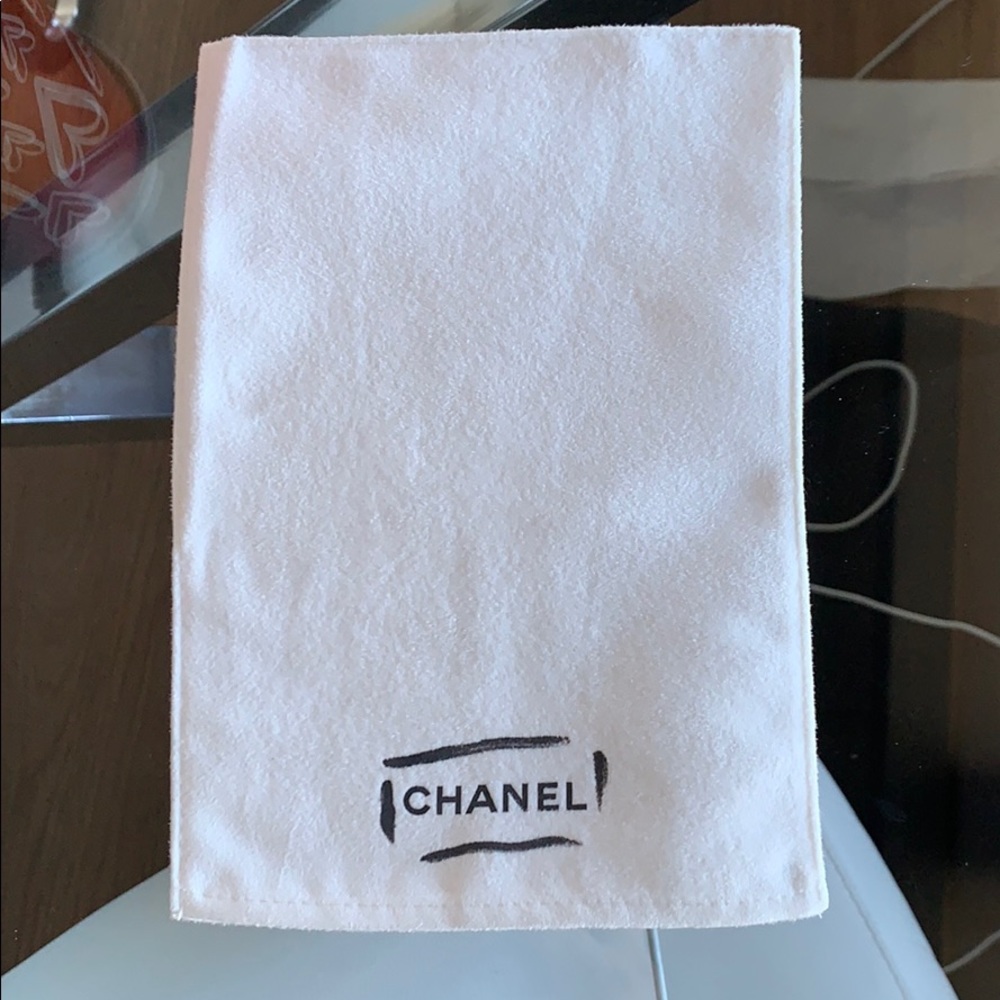 Chanel white duster/ dust bag - Picture 2 of 6